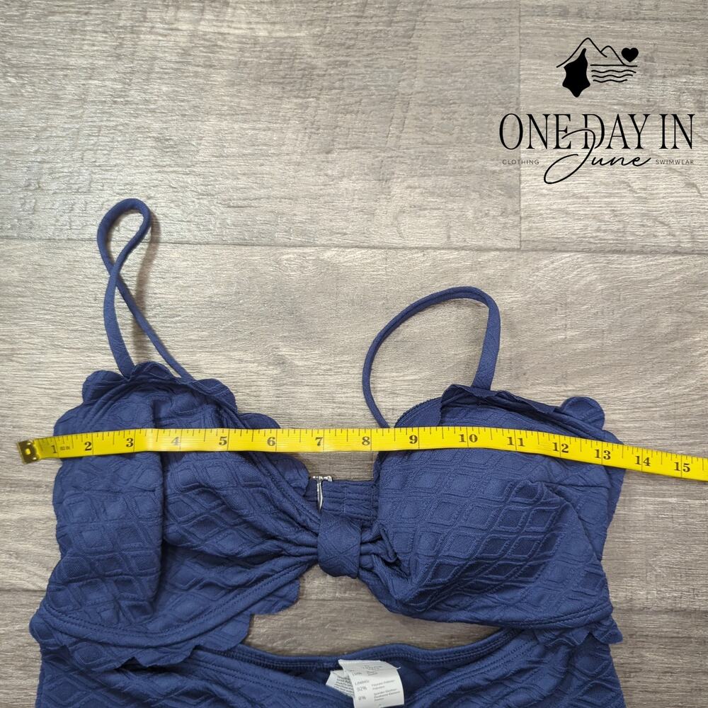 Cupshe Scallop Textured Cut Out One Piece Swimsuit Size M - Picture 5 of 7